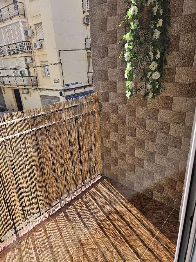 Familiar En Triana Apartamento